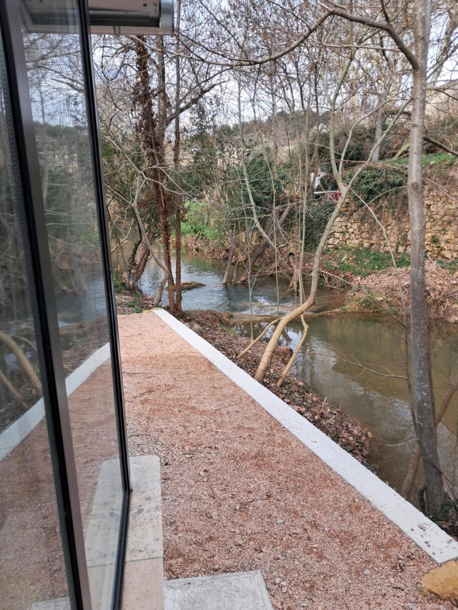 Le Vieux Moulin De Jouques Bed and Breakfast Εξωτερικό φωτογραφία