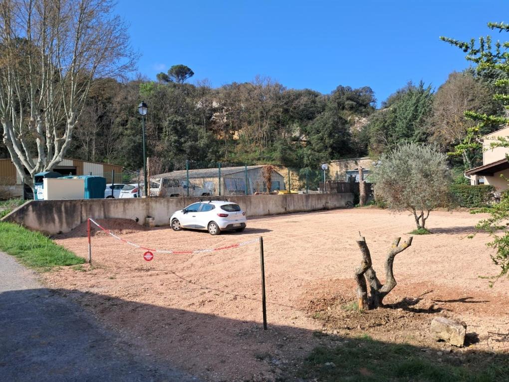Le Vieux Moulin De Jouques Bed and Breakfast Εξωτερικό φωτογραφία