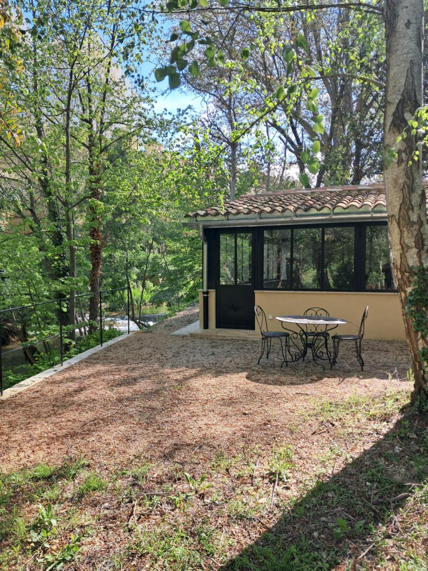 Le Vieux Moulin De Jouques Bed and Breakfast Εξωτερικό φωτογραφία