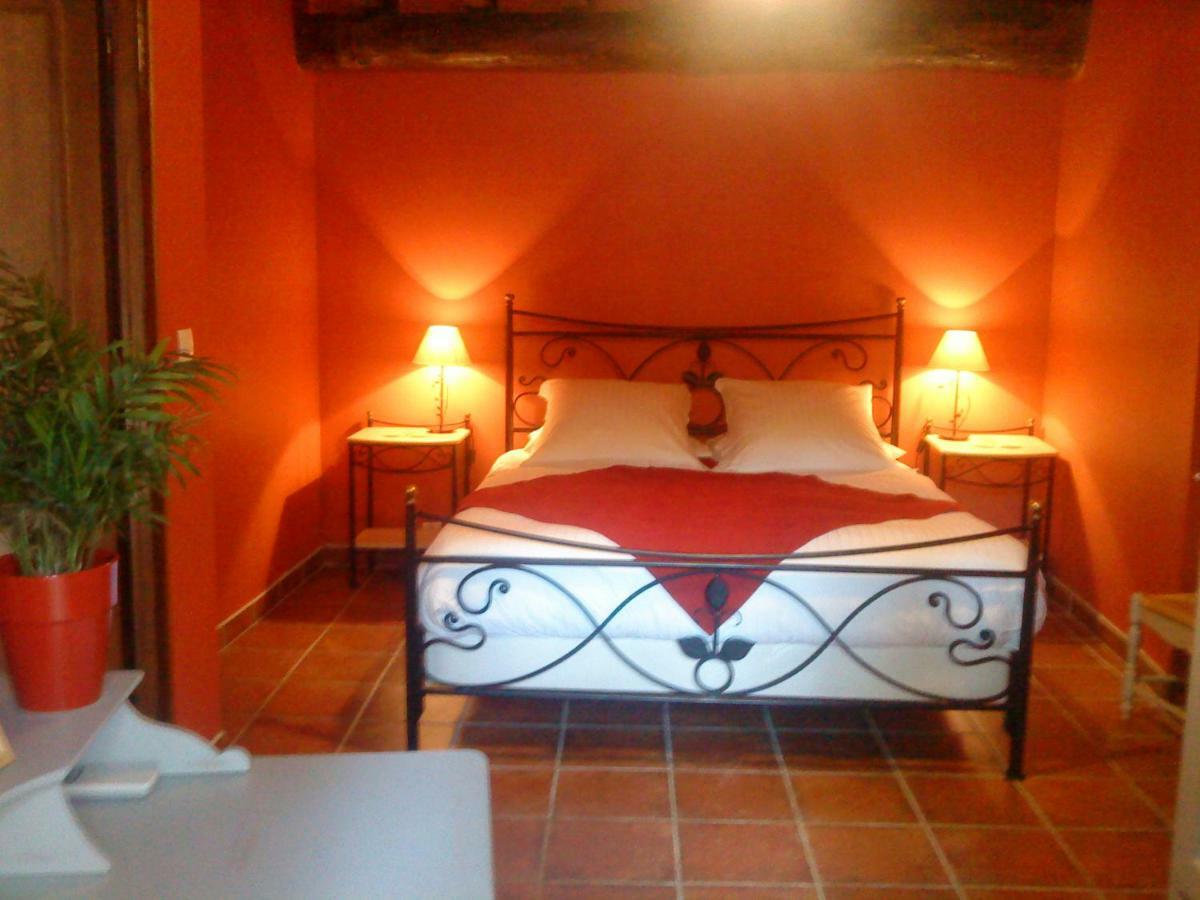 Le Vieux Moulin De Jouques Bed and Breakfast Εξωτερικό φωτογραφία